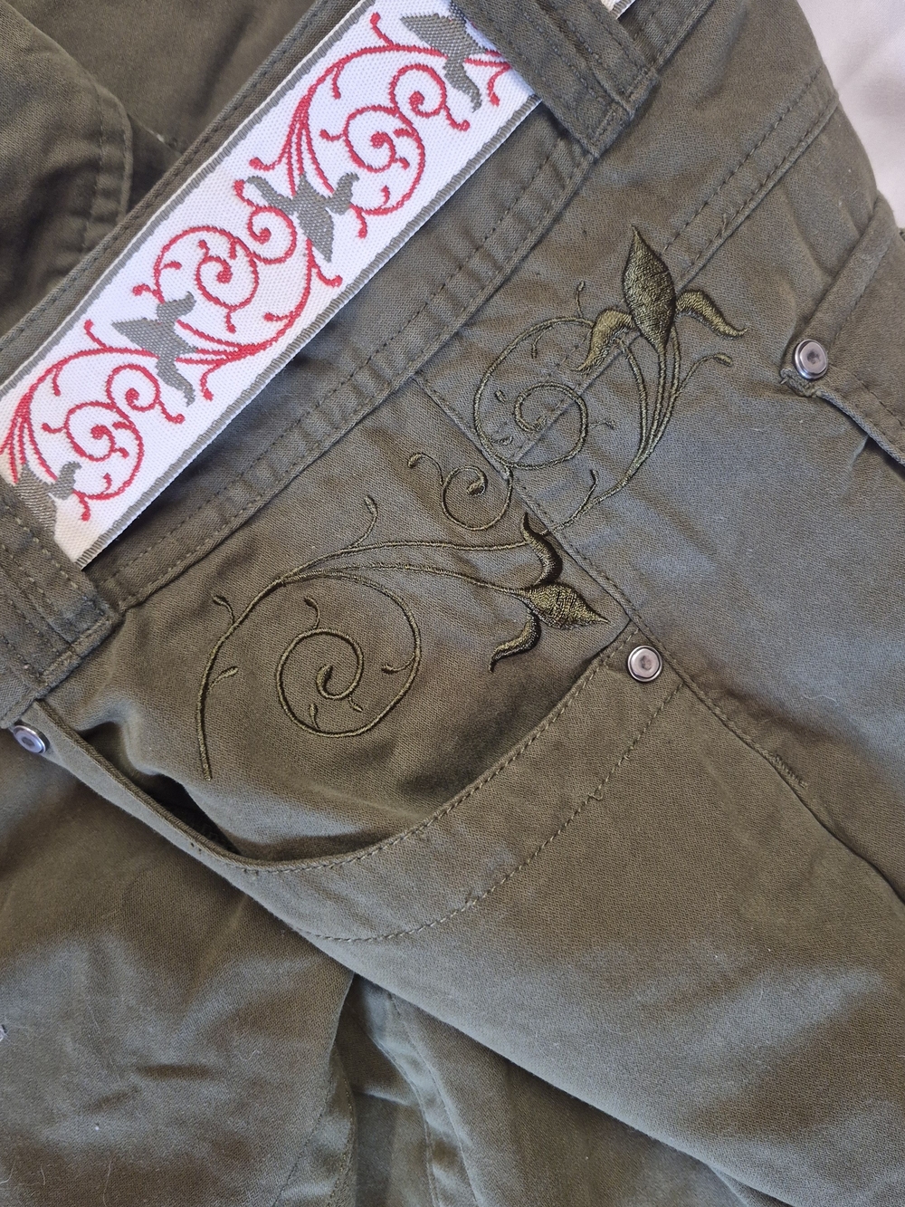 Ladies Cabela's Olive Green Casual Pants - Picture 3 of 6